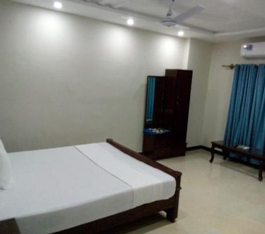 Royal Blue inn Hotel