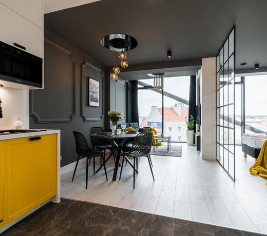 Q18 ApartHotel