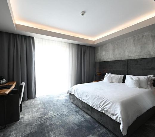 Aniroc Signature Hotel