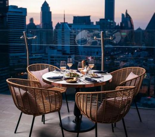 Aira Hotel Bangkok Sukhumvit 11 - SHA Plus