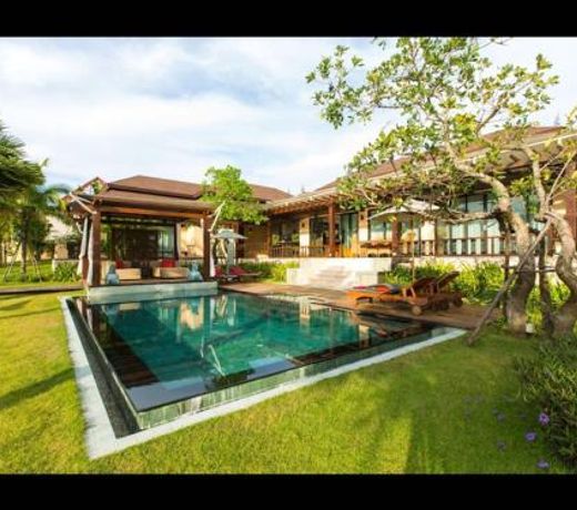Dasiri Lakefront Villa Premium