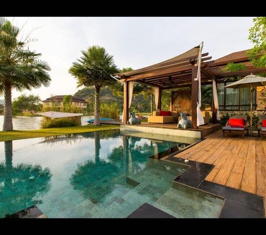 Dasiri Lakefront Villa Premium