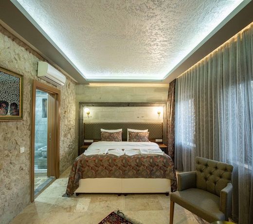 Ahiyan Hotel