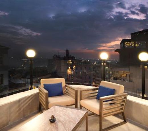 Aprilis Deluxe Hotel