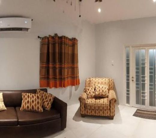 Robinson Villa..... your gateway to Carnival City.