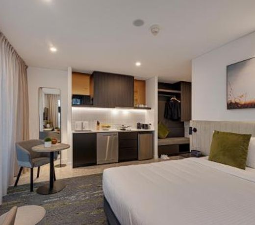 Littomore Suites Kingswood