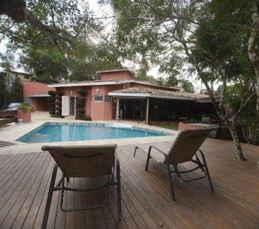 Casa de Campo com acesso a Represa em Piracaia SP