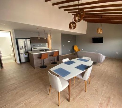 Balcones de la pradera by Hope