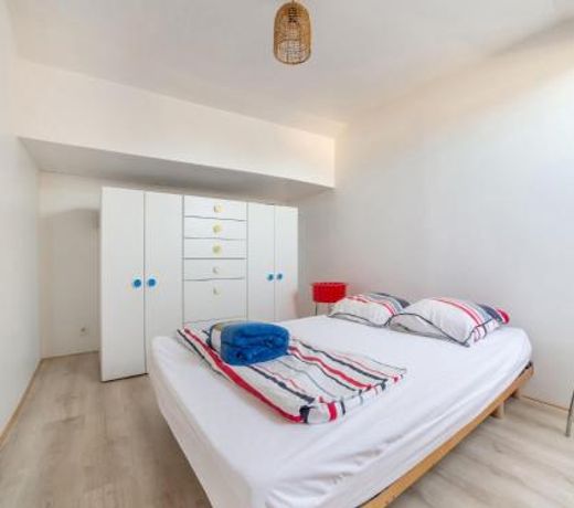 Snug holiday home in Bergerac with terrace