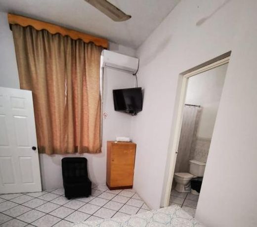 Hostal Tah Itza