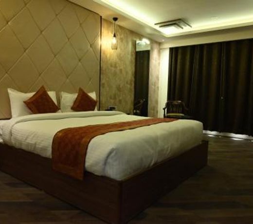 THE TRIUMPH HOTEL