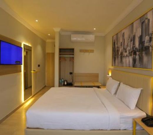 Hotel City Express By Downtown
