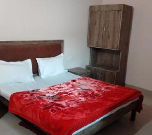 Hotel Diamond Leaf