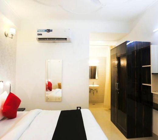 M K HOTEL AND RESTAURANT