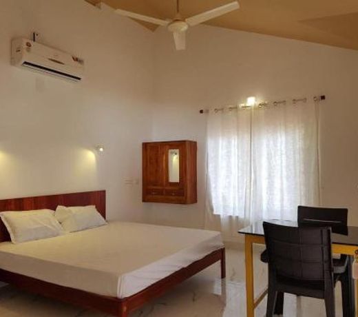 Kizhunna rock beach house