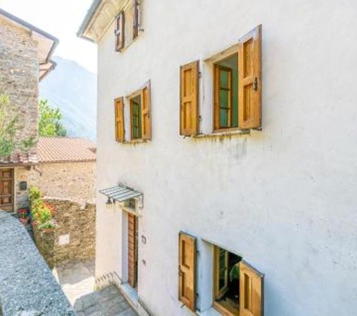 Beautiful home in Stazzema with WiFi and 3 Bedrooms