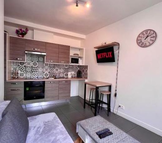 Appartement Paris Metro Hoche