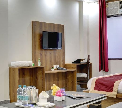 Hotel Premier Noida 135