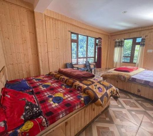 Shiva mountain guest house & Cafe