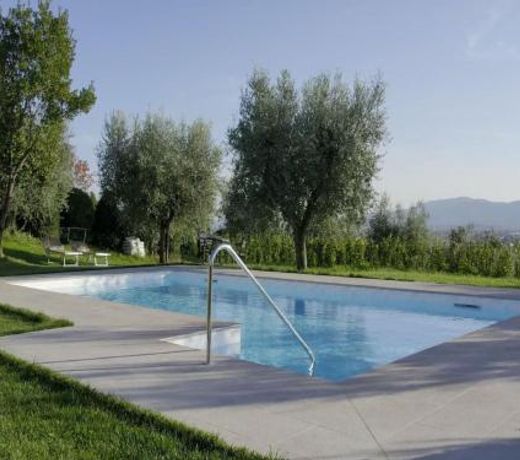 Centrally located for the cities of art in Tuscany in a picturesque area
