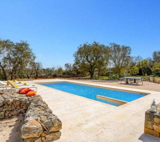 Villa Tarsilla by Villa Plus