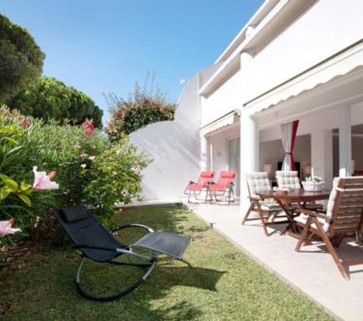 Large apartment in Vale do Lobo
