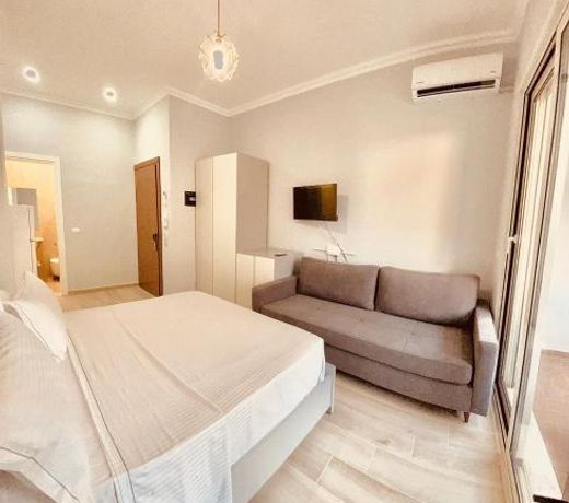 Flors Apartments