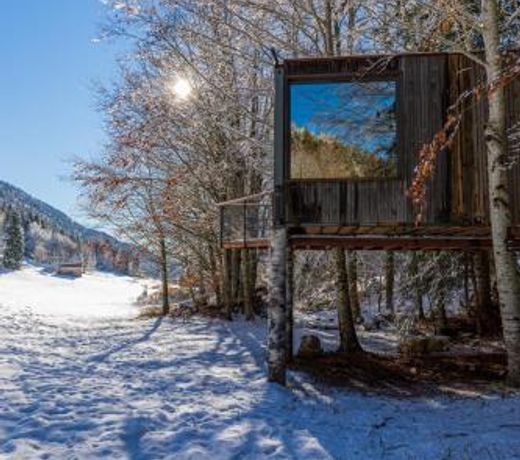 Cabane perchee La Resilience sur le plateau du Vercors