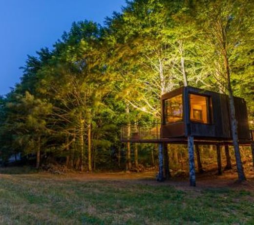 Cabane perchee La Resilience sur le plateau du Vercors