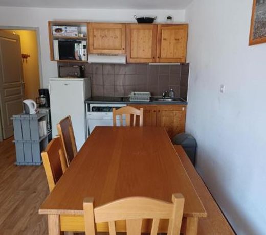 Appartement Albiez-Montrond, 3 piÃ¨ces, 6 personnes - FR-1-618-17