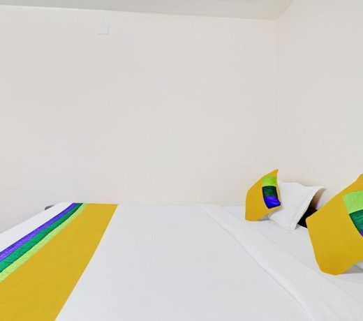 Itsy By Treebo - Vardhan Stay Inn