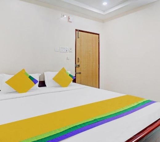 Itsy By Treebo - Vardhan Stay Inn