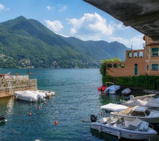 Acqua - by MyHomeinComo