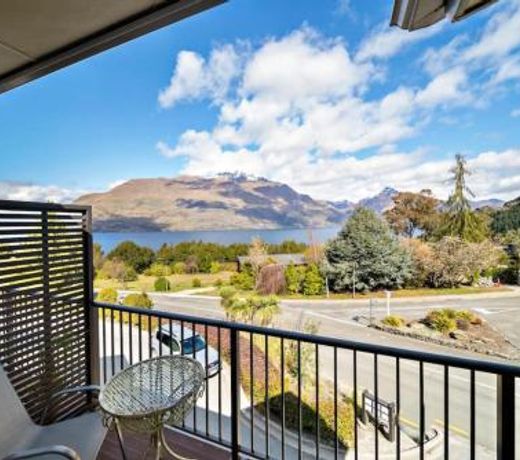 Sunshine Bay Escape - Close to Central Queenstown
