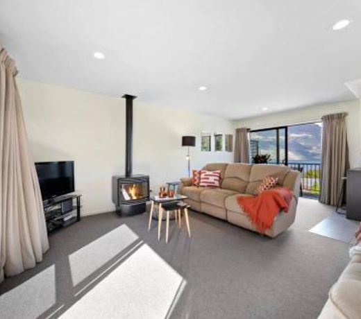 Sunshine Bay Escape - Close to Central Queenstown