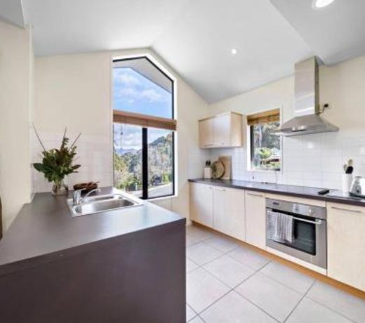 Sunshine Bay Escape - Close to Central Queenstown