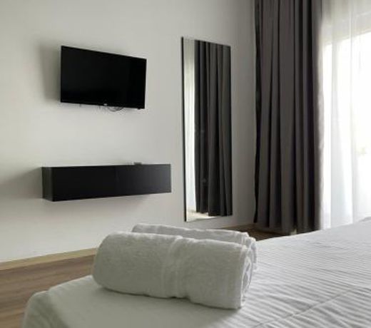 Ladi Rooms