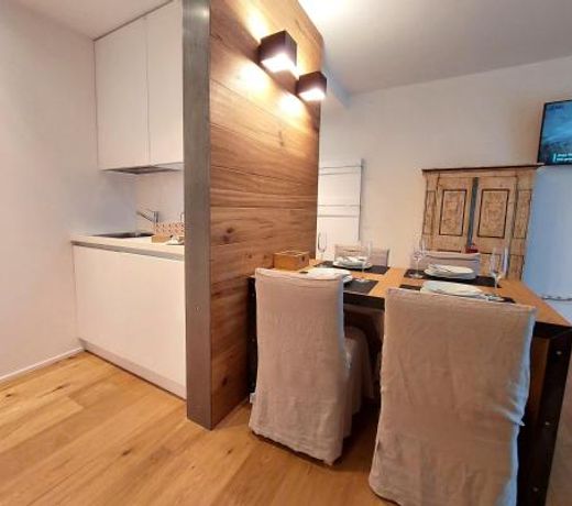 ALPENFLAIR - charming ski-to-door apartment