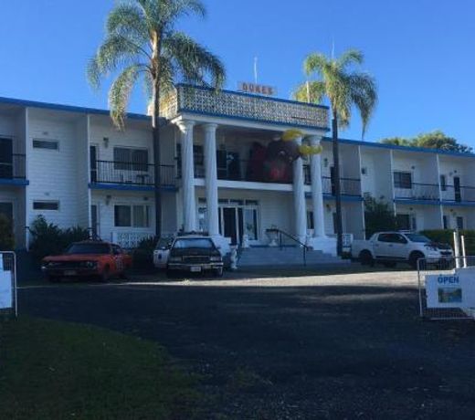 Dukes Plantation Retro Motel