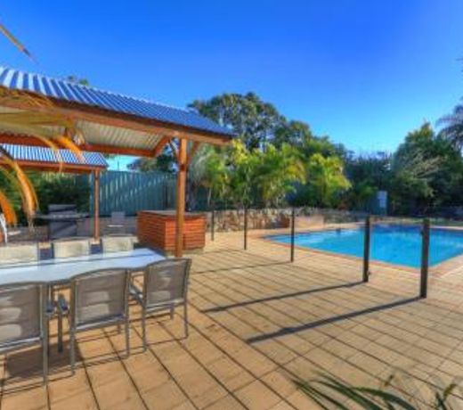 Wallace Motel And Caravan Park