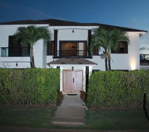 Spacious Private 7 Bedroom - Bachelors welcome
