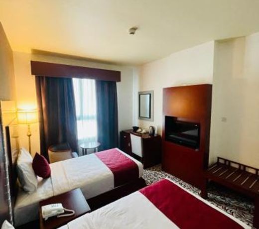 MRA Grand Hotel
