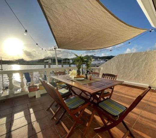 Sunny Villa in the Marina - Excellent Water Views