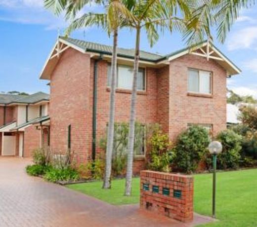 1 - 4 Bowral St Hawks Nest