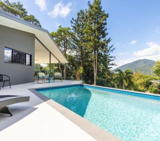Treetops Retreat