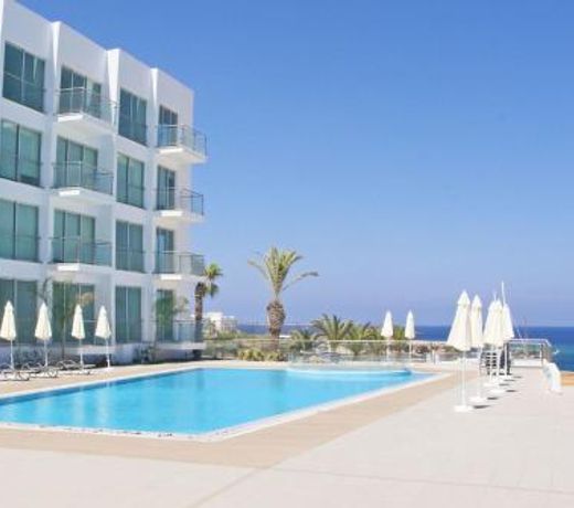 GABRIELA - Beachfront Apartment