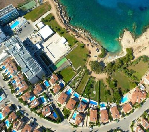 LULA - Beachfront Apartment
