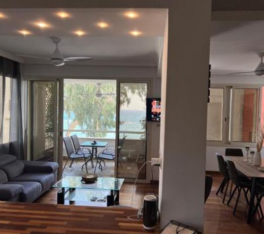 SEA VIEW AMATHUS LUXURY APT