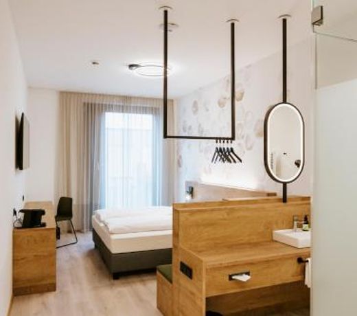 BEE GREEN Linz Self-Check-in-Hotel