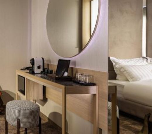 -- ESTE PARK HOTEL -- part of Urban Chic Luxury Design Hotels - Parking & Compliments - next to Shopping & Dining Mall Plovdiv